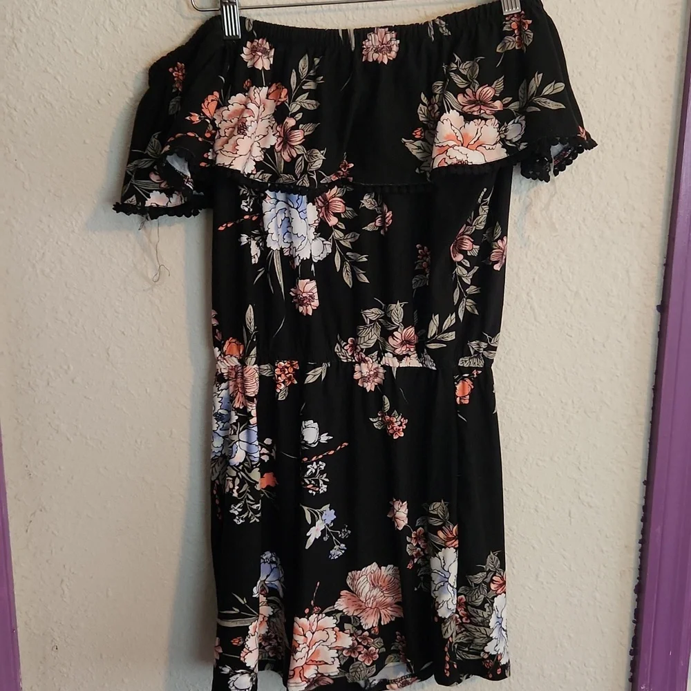 Meduim off the Shouler Romper - Picture 2 of 3